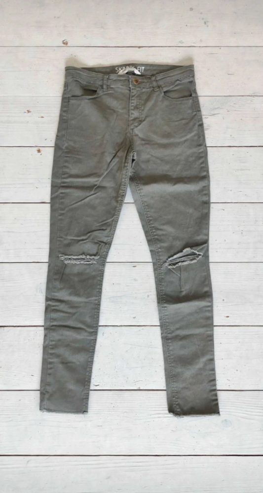 H&M Jean skinny kaki délavé avec genoux déchirés H&M taille 11-12 ans /
