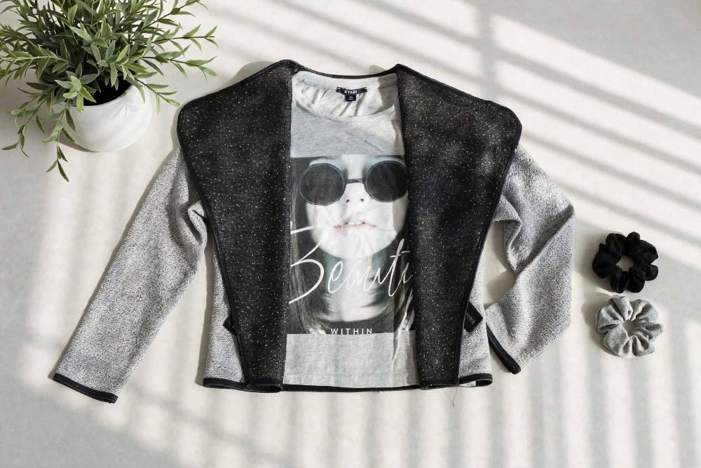 Happy Star / Kiabi Ensemble enfant Happy Star et Kiabi - T-shirt et cardigan