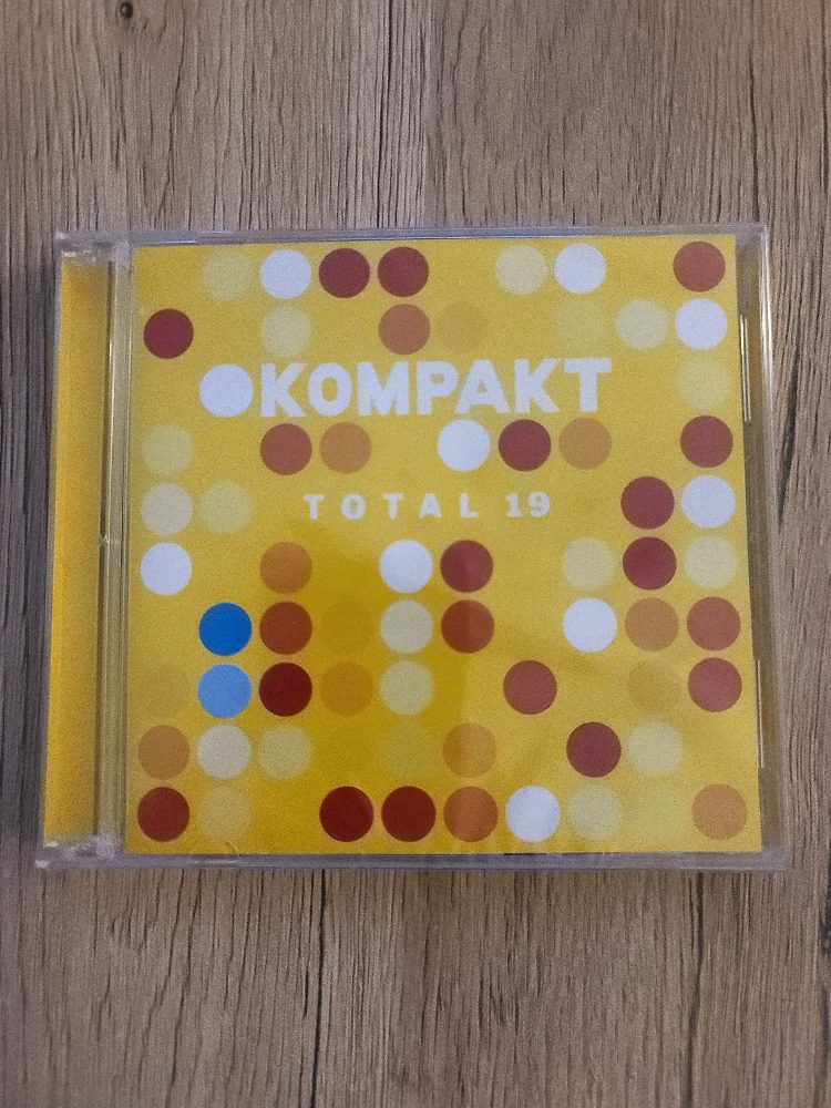 Kompakt Double CD Kompakt Total 19 (Neuf sous cellofan)