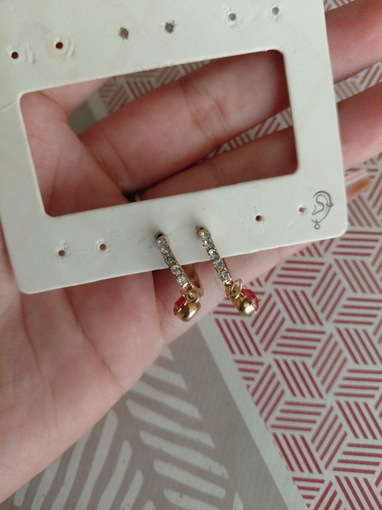 Sans marque Boucles d'oreilles dorées strass et perles en or