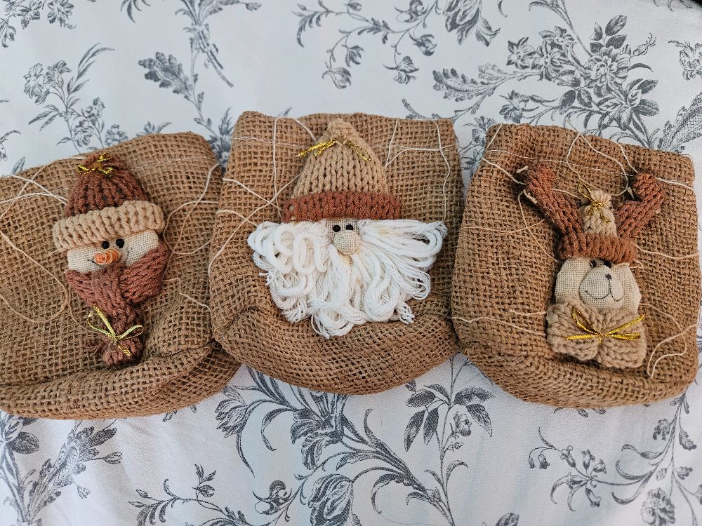 Sans marque Lot de 3 petits sacs en jute avec décors tricotés