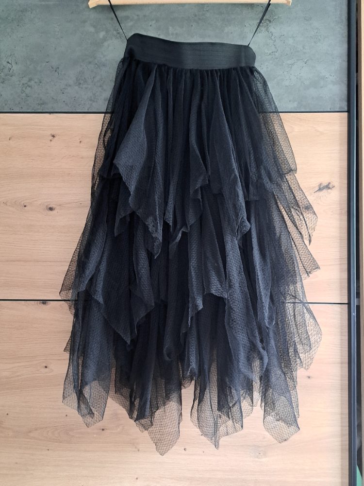 Vila Jupe tulle noir asymétrique volants