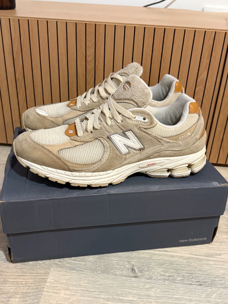 New Balance New Balance 2002R beige et blanc