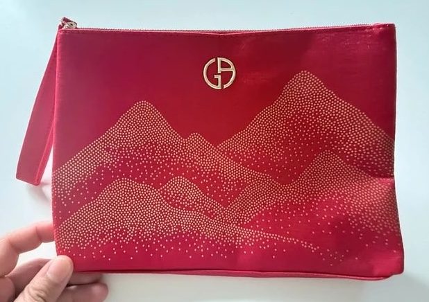 Giorgio Armani [ÉDITION LIMITÉE] Pochette / Trousse de Maquillage Giorgio Armani Beauty Rouge e